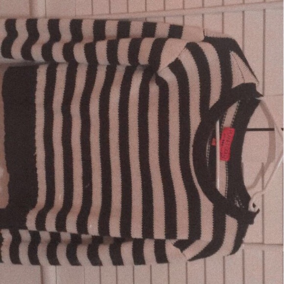 Sweater - Picture 1 of 1